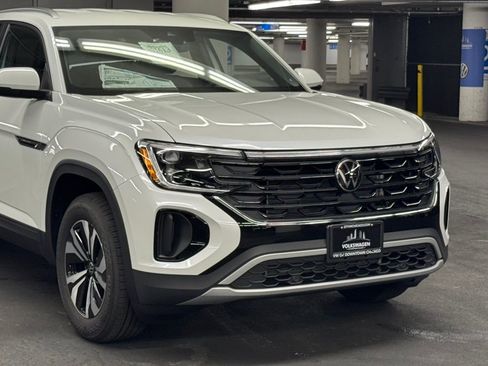 New 2026 Volkswagen Atlas Cross Sport SE image 40