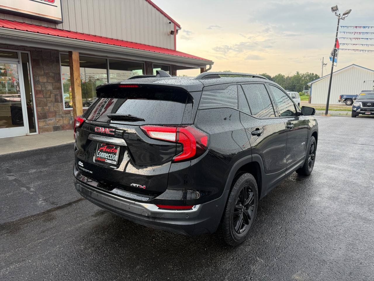 Used 2024 GMC Terrain AT4 w/ Infotainment Package II AWD/4WD image 4