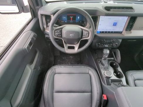 New 2026 Ford Bronco Outer Banks w/ Sasquatch Package AWD/4WD image 7