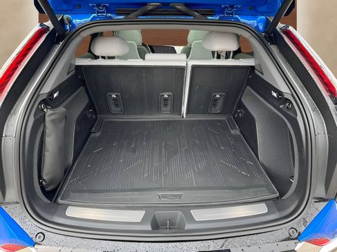 New 2027 Cadillac Optiq Luxury w/ LPO, Floor Liner Package AWD/4WD image 7