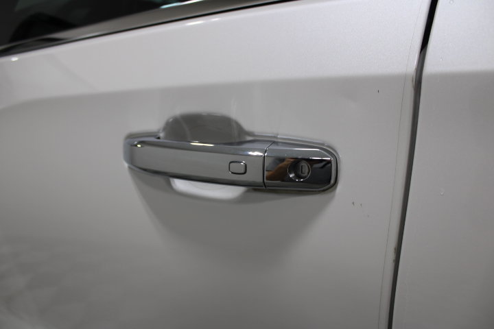 Used 2024 GMC Sierra 1500 Denali w/ Technology Package AWD/4WD image 17