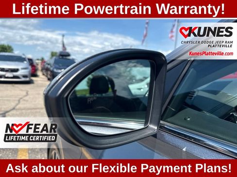 Used 2025 Volkswagen Jetta SE FWD image 14