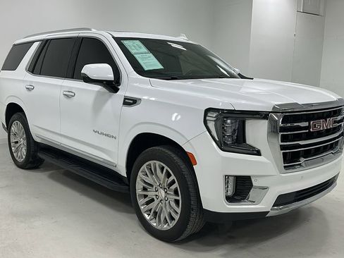 Used 2024 GMC Yukon SLT w/ SLT Premium Package image 7