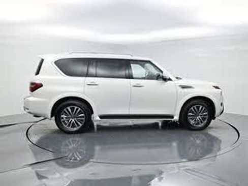 Used 2024 Nissan Armada SL image 29