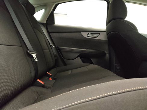 Used 2019 Kia Forte LXS FWD image 19