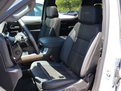 Used 2026 Chevrolet Silverado 1500 High Country w/ High Country Premium Package AWD/4WD image 16
