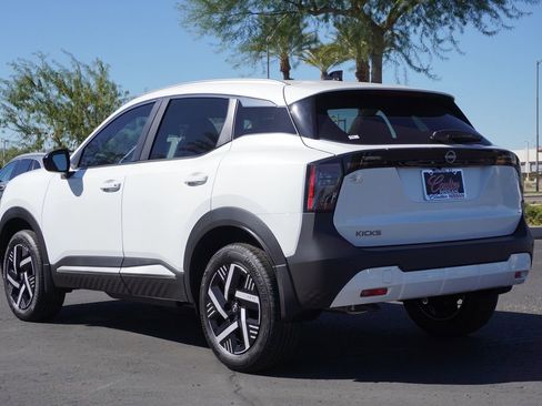 New 2026 Nissan Kicks SV image 3