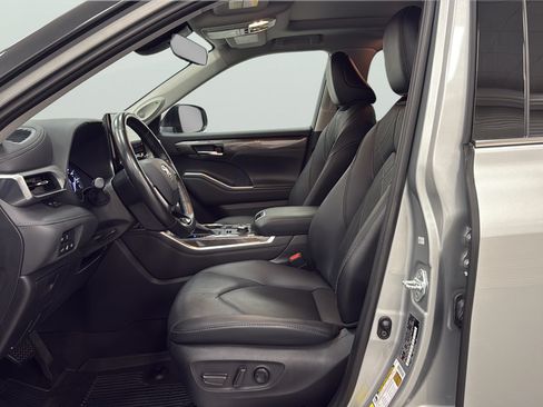 Used 2021 Toyota Highlander Platinum AWD/4WD image 14