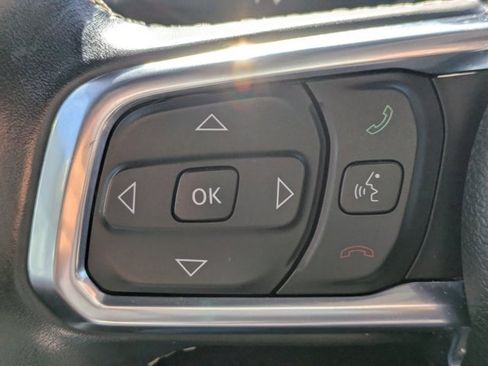 Used 2020 Jeep Wrangler Unlimited Sahara image 20