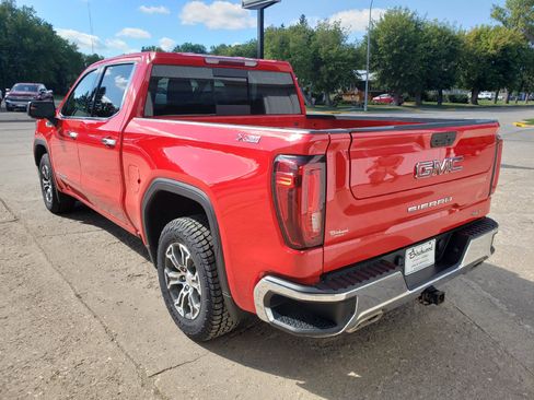 Used 2021 GMC Sierra 1500 SLT w/ SLT Convenience Package AWD/4WD image 3