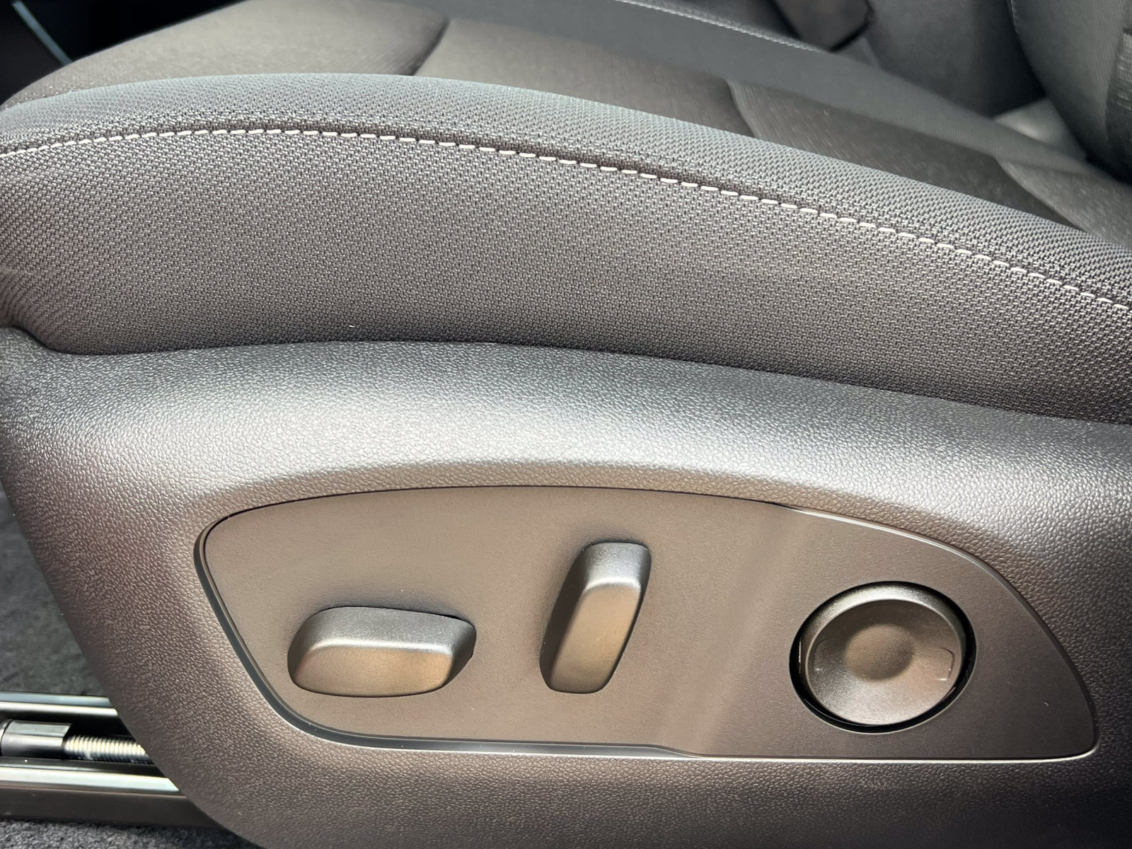 New 2027 Chevrolet Traverse LT AWD/4WD image 9