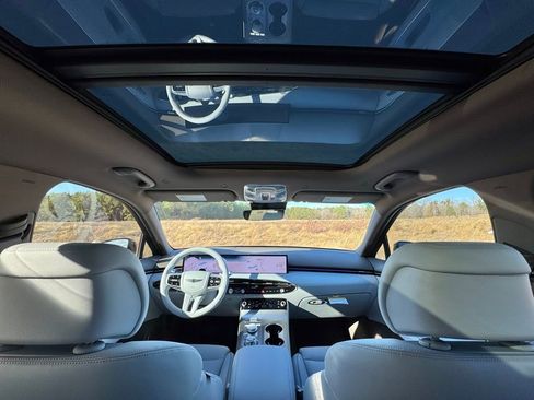 New 2026 Genesis GV70 2.5T Advanced image 3