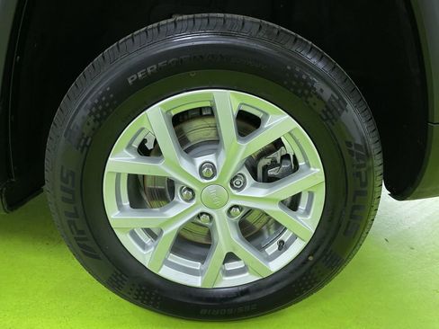 Used 2023 Jeep Grand Cherokee L Limited image 16