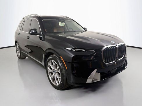 Used 2024 BMW X7 xDrive40i AWD/4WD image 3