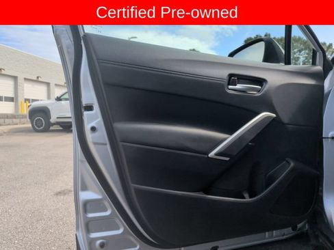 Certified 2025 Toyota Corolla Cross XLE FWD image 10