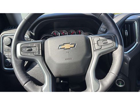 Used 2022 Chevrolet Silverado 1500 LT w/ Z71 Off-Road Package AWD/4WD image 14