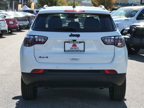 Used 2025 Jeep Compass Latitude w/ Convenience Group image 6