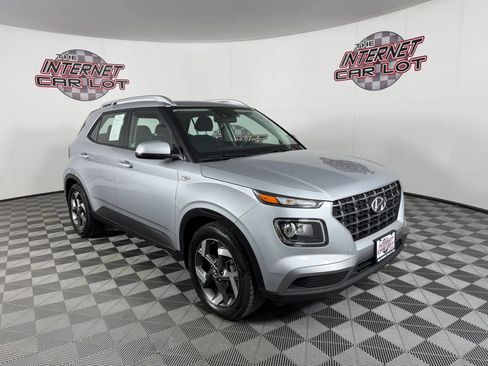 Used 2021 Hyundai Venue SEL FWD image 9