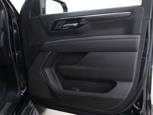 Used 2025 Chevrolet Tahoe LT AWD/4WD image 12