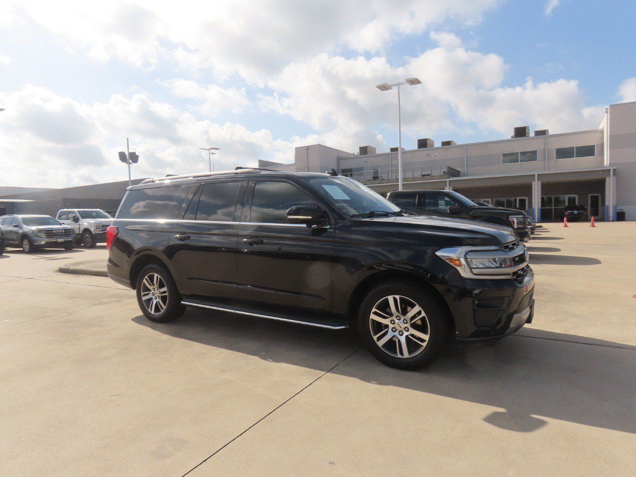 Used 2022 Ford Expedition Max XLT RWD image 7