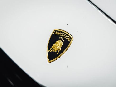 Used 2023 Lamborghini Urus Performante image 15