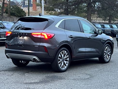 Used 2020 Ford Escape Titanium image 5