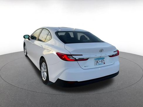 Used 2025 Toyota Camry LE image 11