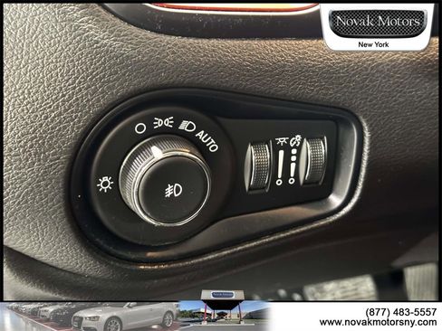 Used 2023 Jeep Renegade Trailhawk image 17