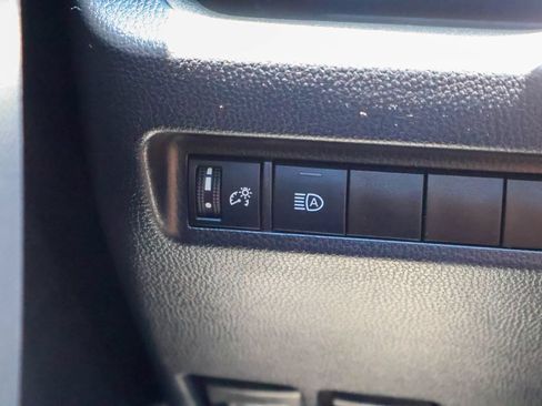 Used 2020 Toyota RAV4 XLE Premium FWD image 20