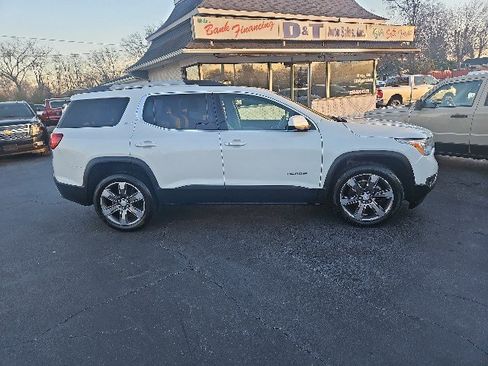 Used 2017 GMC Acadia SLT image 3