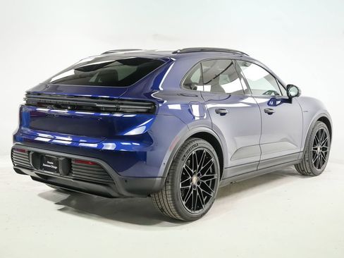 New 2026 Porsche Macan 4 Electric image 10