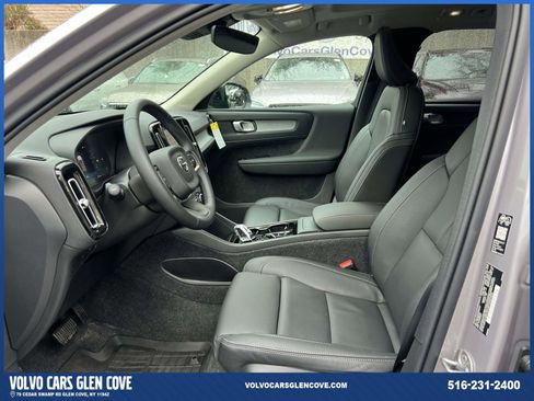 Certified 2026 Volvo XC40 B5 Plus w/ Protection Package Premier AWD/4WD image 14
