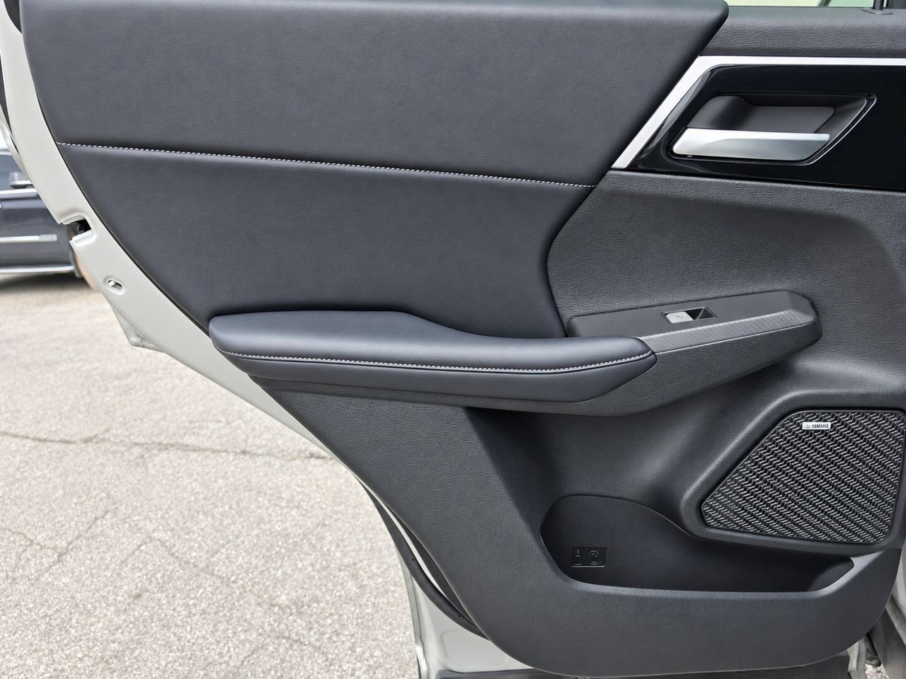 Used 2025 Mitsubishi Outlander SE AWD/4WD image 33