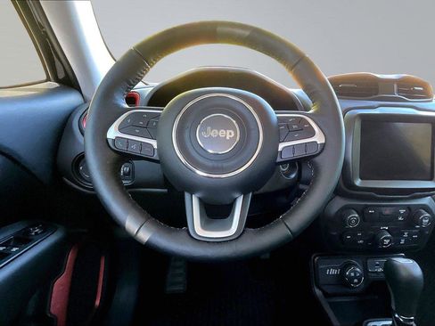 Used 2023 Jeep Renegade Trailhawk w/ Trailhawk Elite Group AWD/4WD image 5