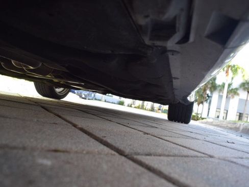 Used 2010 Mercedes-Benz E 350 4MATIC Sedan image 98