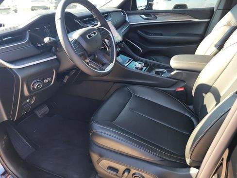 New 2025 Jeep Grand Cherokee Limited image 15