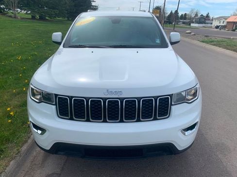 Used 2021 Jeep Grand Cherokee Laredo image 6