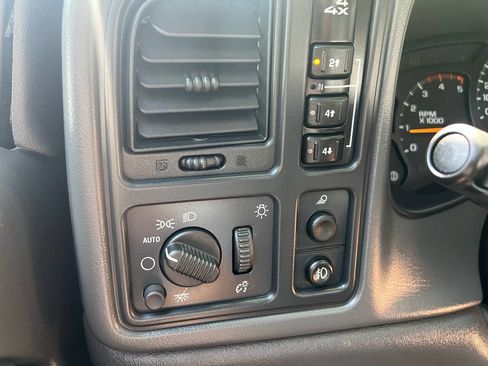 Used 2004 GMC Sierra 2500 SLT AWD/4WD image 27