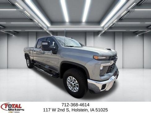 Used 2025 Chevrolet Silverado 2500 LT w/ Convenience Package AWD/4WD image 2