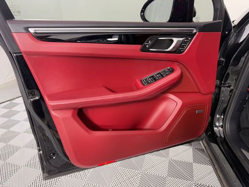 Used 2024 Porsche Macan S image 14