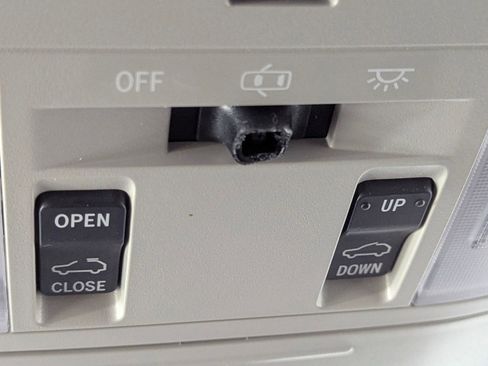 Used 2017 Toyota RAV4 Limited image 27