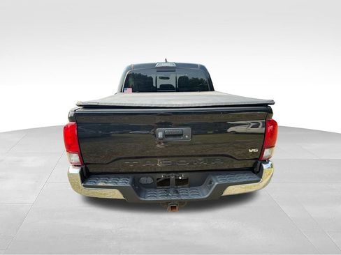 Used 2019 Toyota Tacoma SR5 RWD image 5