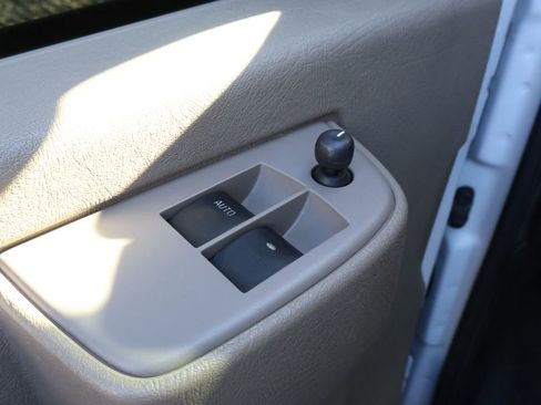 Used 2022 Chevrolet Express 3500 w/ Driver Convenience Package image 19