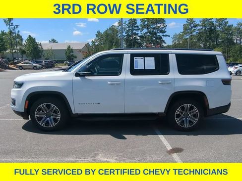 Used 2024 Jeep Wagoneer Series II w/ Flexible Seating Group AWD/4WD image 10