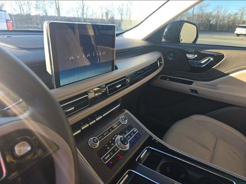 Used 2024 Lincoln Aviator Reserve w/ Jet Package image 3