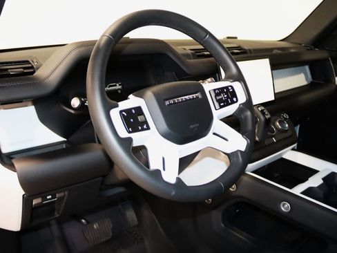 Used 2025 Land Rover Defender 110 S AWD/4WD image 39