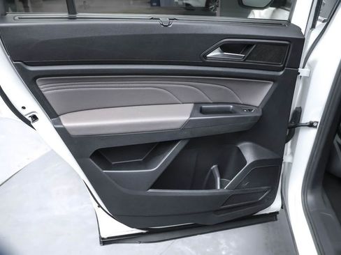 Used 2021 Volkswagen Atlas SE image 28