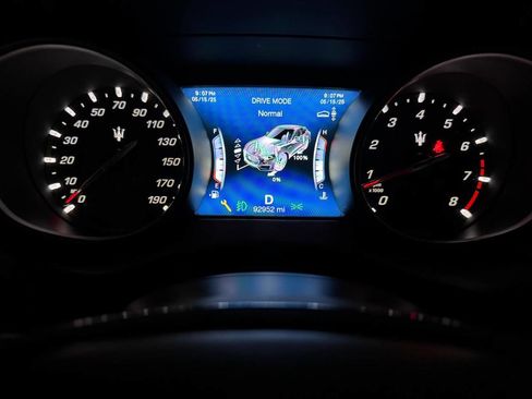 Used 2018 Maserati Levante image 26