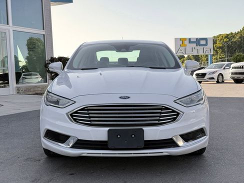 Used 2018 Ford Fusion SE w/ Equipment Group 602A FWD image 4