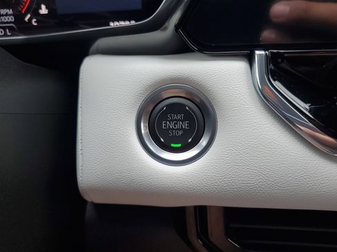 Used 2024 GMC Canyon AT4X image 23